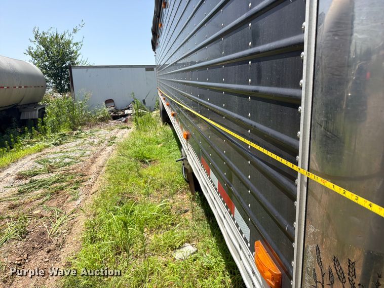image for item EX2526 2007 Timpte grain trailer