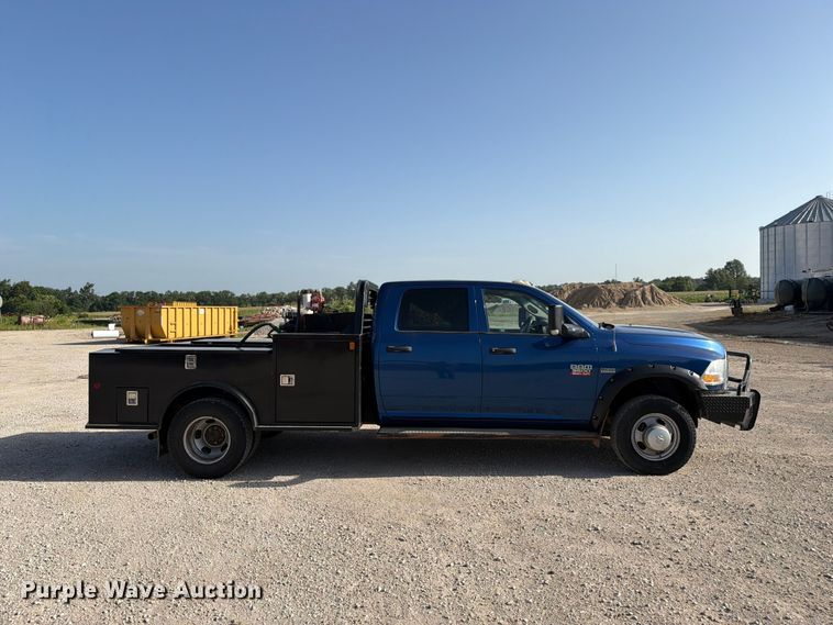 image for item EX4011 2011 Dodge Ram 3500 Heavy Duty Crew Cab flatbed pickup truck