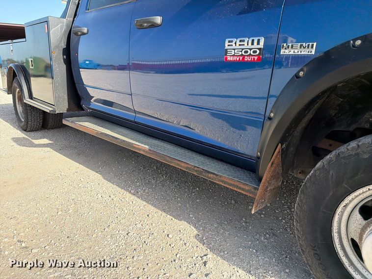 image for item EX4011 2011 Dodge Ram 3500 Heavy Duty Crew Cab flatbed pickup truck