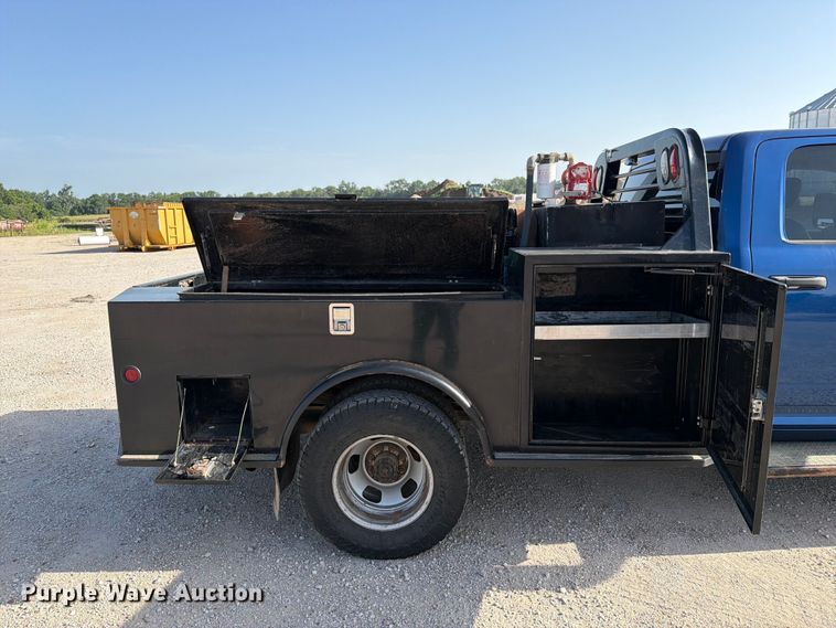 image for item EX4011 2011 Dodge Ram 3500 Heavy Duty Crew Cab flatbed pickup truck