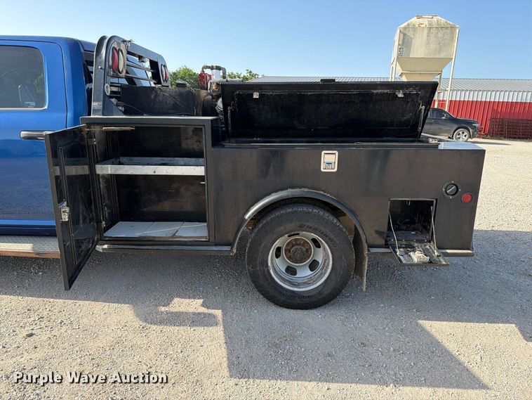 image for item EX4011 2011 Dodge Ram 3500 Heavy Duty Crew Cab flatbed pickup truck