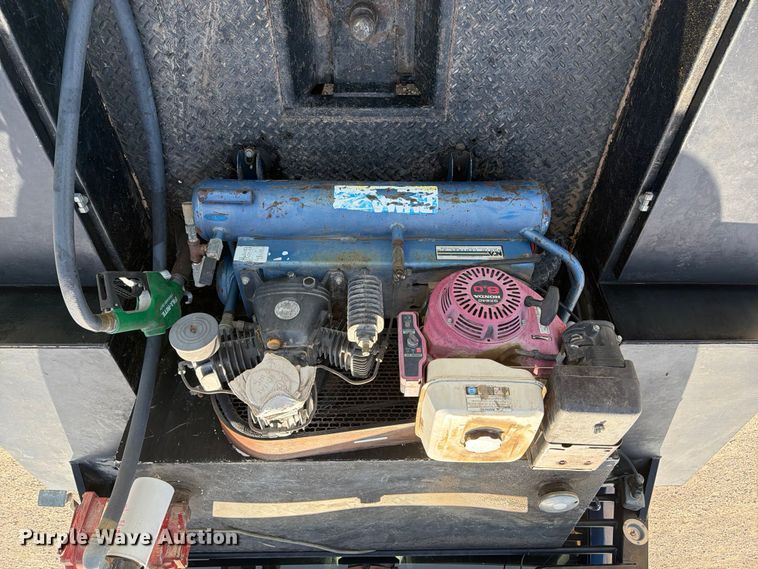 image for item EX4011 2011 Dodge Ram 3500 Heavy Duty Crew Cab flatbed pickup truck