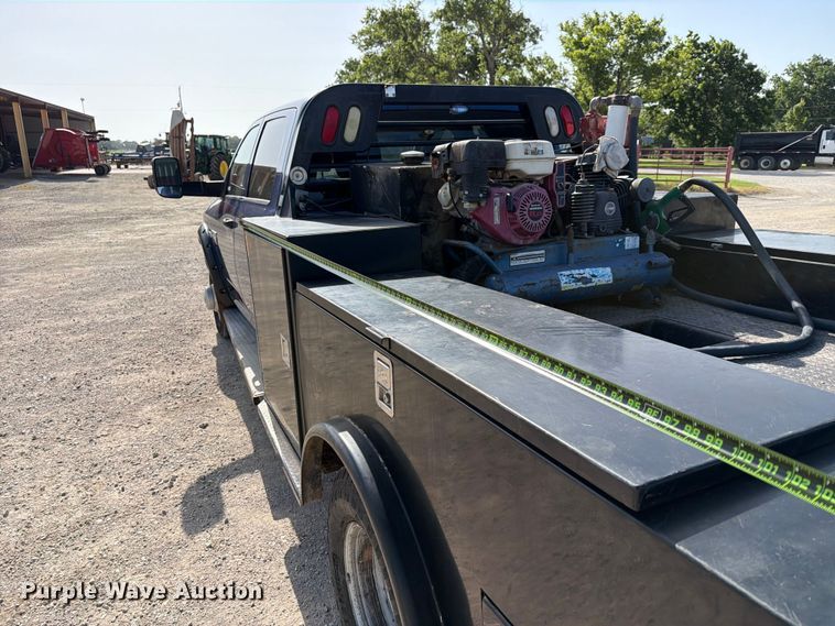 image for item EX4011 2011 Dodge Ram 3500 Heavy Duty Crew Cab flatbed pickup truck