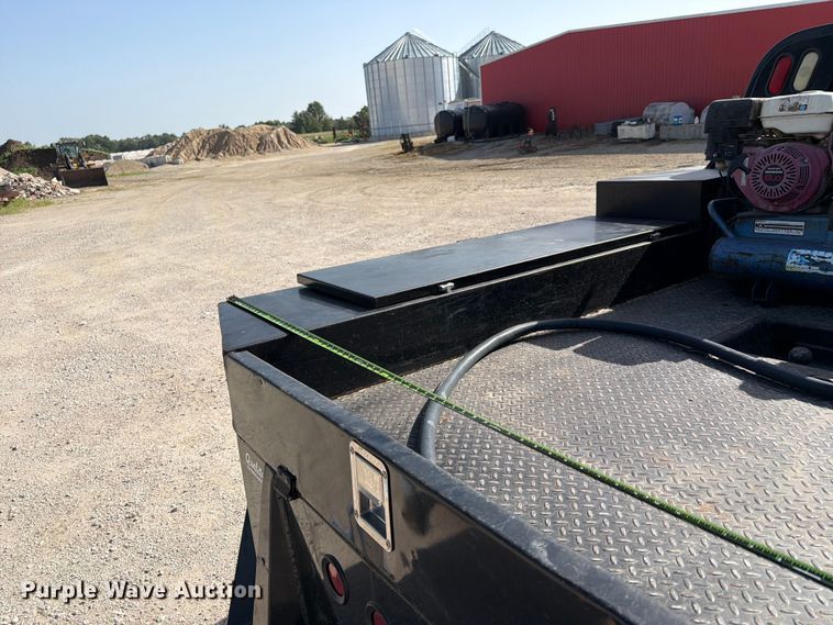 image for item EX4011 2011 Dodge Ram 3500 Heavy Duty Crew Cab flatbed pickup truck
