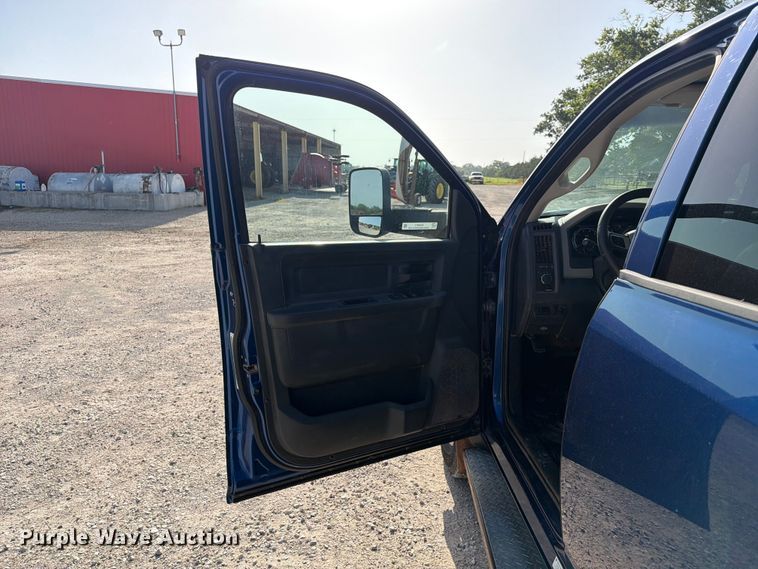 image for item EX4011 2011 Dodge Ram 3500 Heavy Duty Crew Cab flatbed pickup truck