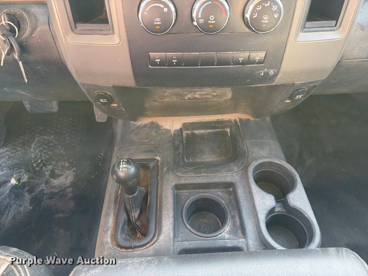 image for item EX4011 2011 Dodge Ram 3500 Heavy Duty Crew Cab flatbed pickup truck