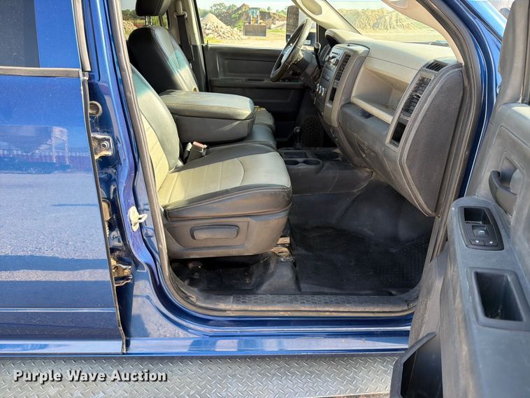 image for item EX4011 2011 Dodge Ram 3500 Heavy Duty Crew Cab flatbed pickup truck