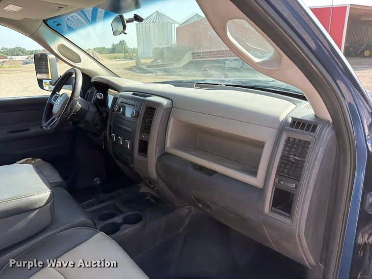 image for item EX4011 2011 Dodge Ram 3500 Heavy Duty Crew Cab flatbed pickup truck
