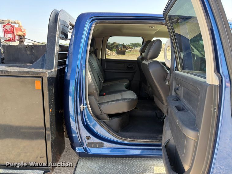 image for item EX4011 2011 Dodge Ram 3500 Heavy Duty Crew Cab flatbed pickup truck