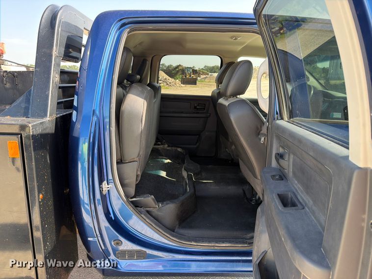 image for item EX4011 2011 Dodge Ram 3500 Heavy Duty Crew Cab flatbed pickup truck