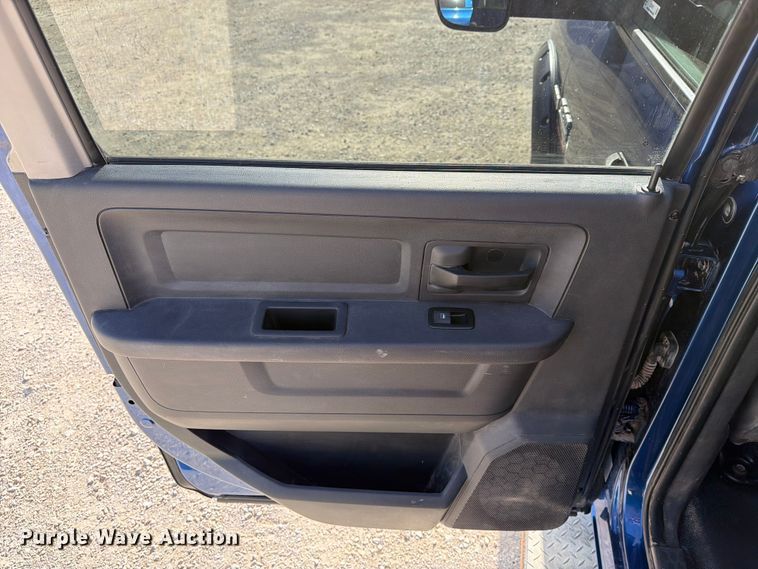 image for item EX4011 2011 Dodge Ram 3500 Heavy Duty Crew Cab flatbed pickup truck