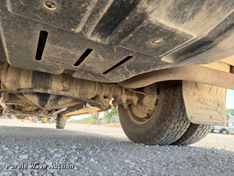 image for item EX4011 2011 Dodge Ram 3500 Heavy Duty Crew Cab flatbed pickup truck