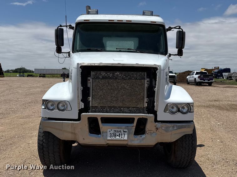 image for item FB6796 2006 Volvo VDH manure spreader truck