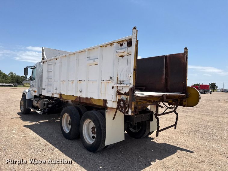 image for item FB6796 2006 Volvo VDH manure spreader truck