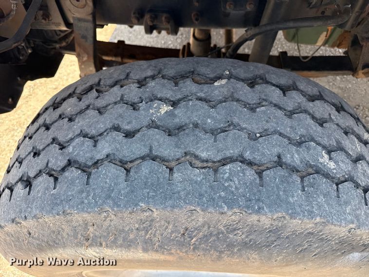 image for item FB6796 2006 Volvo VDH manure spreader truck