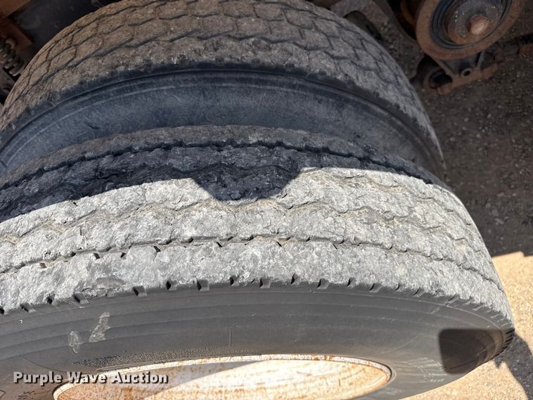 image for item FB6796 2006 Volvo VDH manure spreader truck