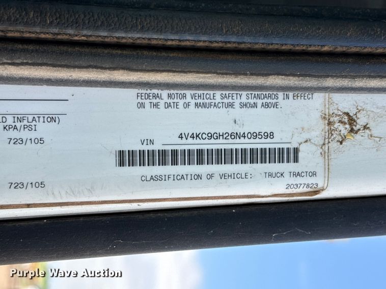 image for item FB6796 2006 Volvo VDH manure spreader truck