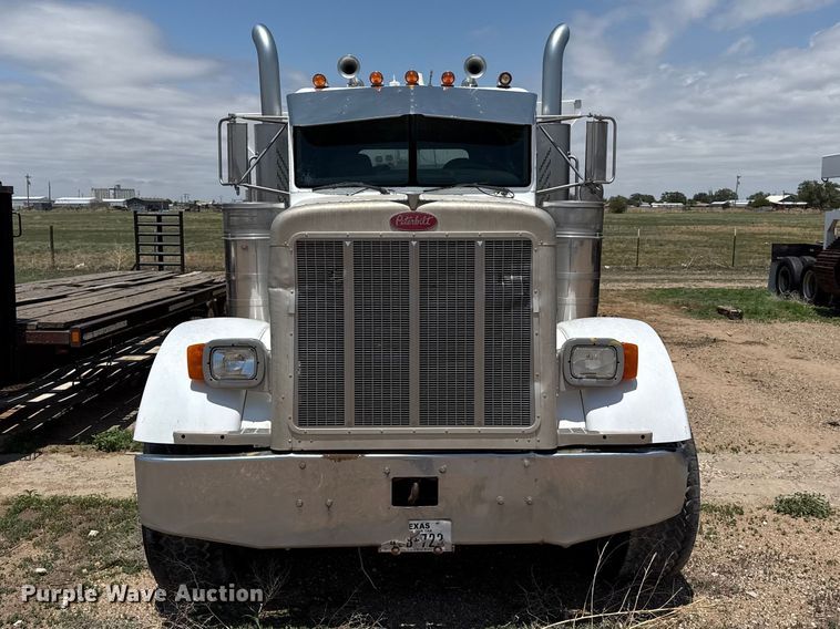 image for item FB6798 2001 Peterbilt 379 applicator truck
