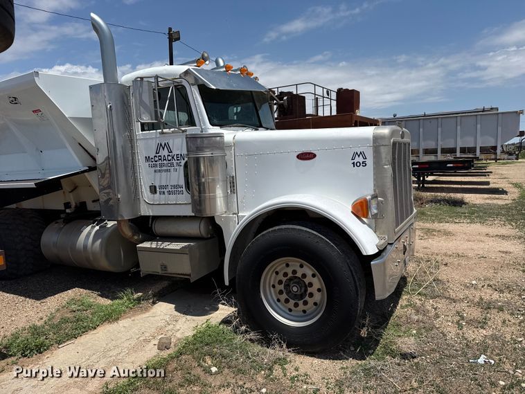 image for item FB6798 2001 Peterbilt 379 applicator truck