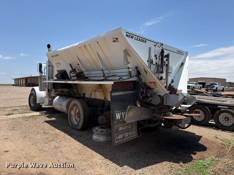 image for item FB6798 2001 Peterbilt 379 applicator truck