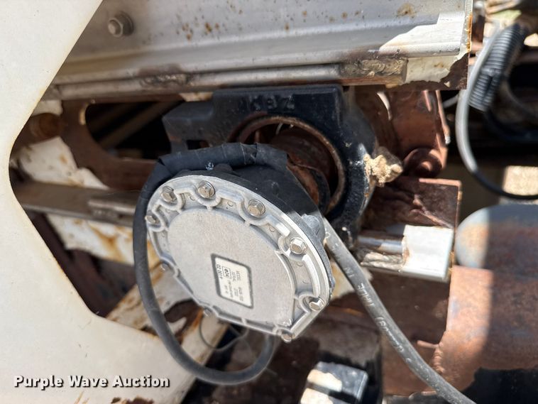 image for item FB6798 2001 Peterbilt 379 applicator truck