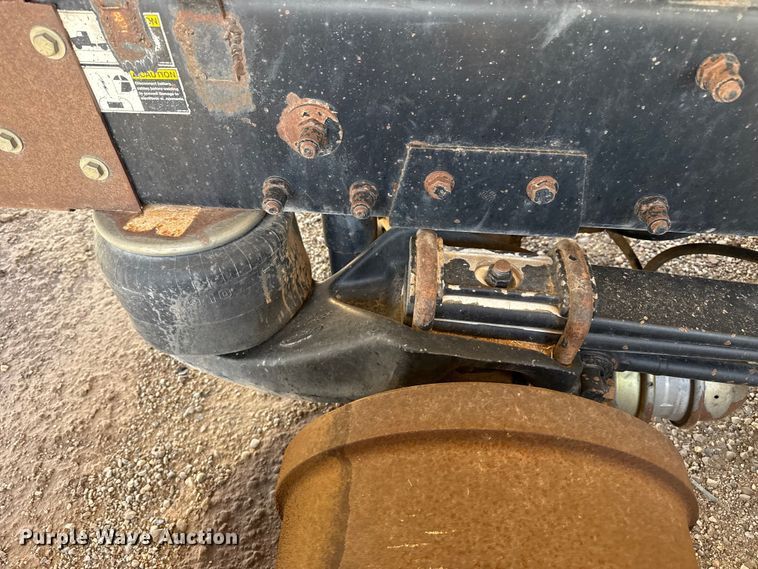 image for item FB6798 2001 Peterbilt 379 applicator truck