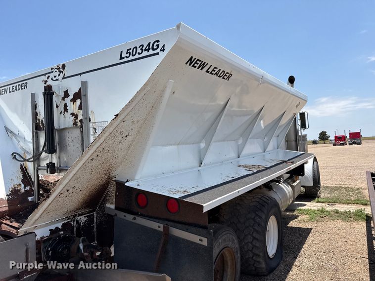 image for item FB6798 2001 Peterbilt 379 applicator truck