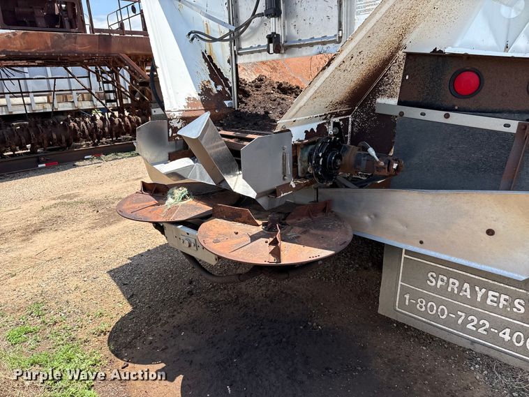 image for item FB6798 2001 Peterbilt 379 applicator truck