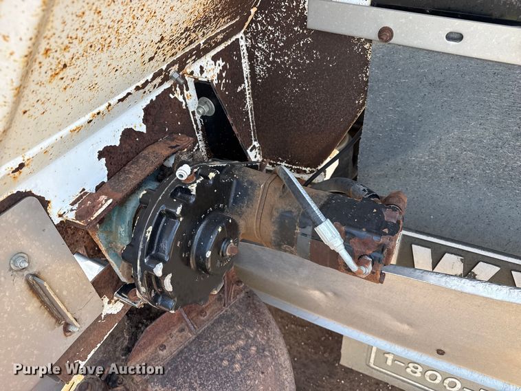 image for item FB6798 2001 Peterbilt 379 applicator truck