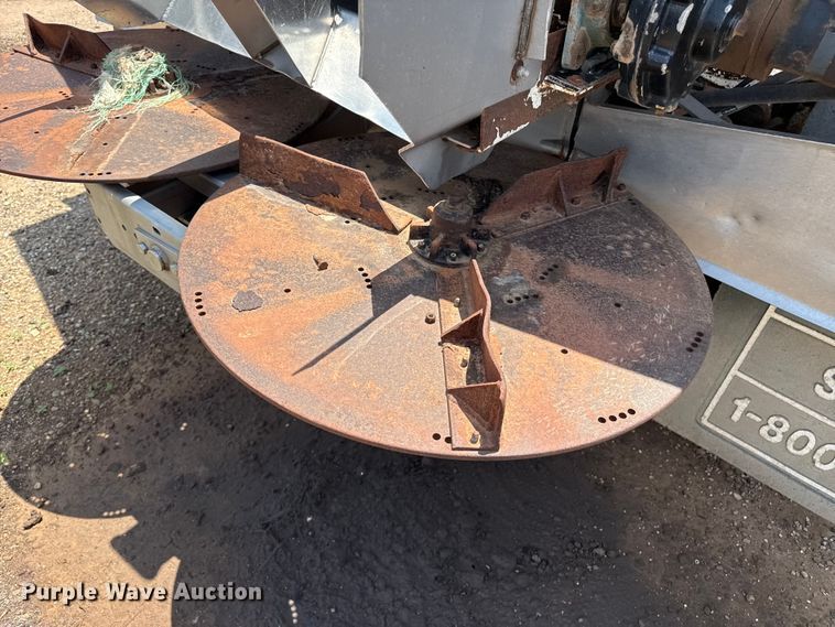 image for item FB6798 2001 Peterbilt 379 applicator truck