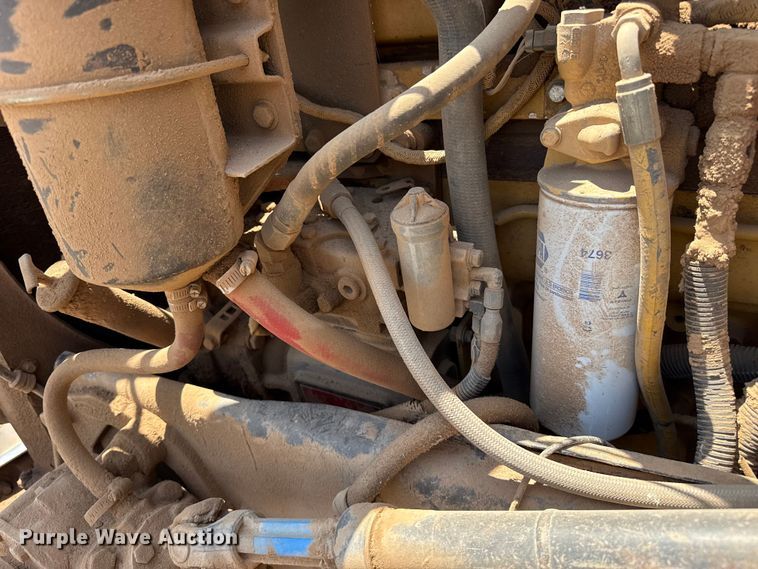 image for item FB6798 2001 Peterbilt 379 applicator truck