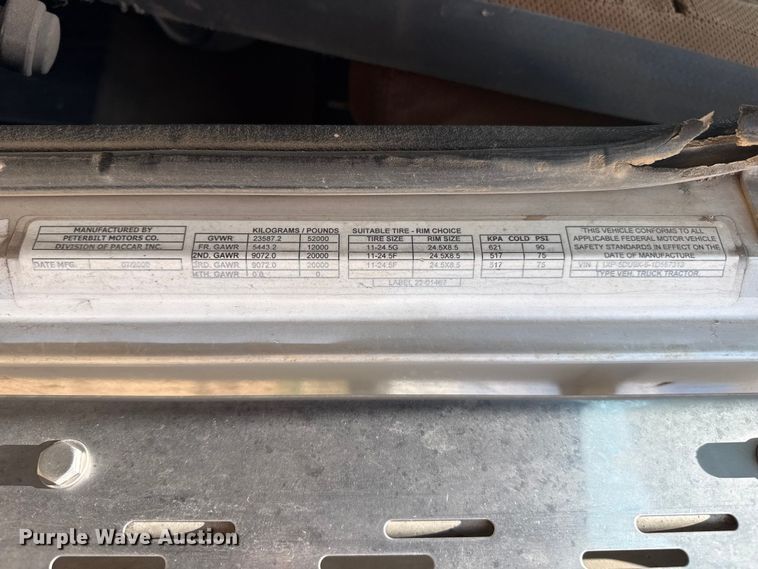 image for item FB6798 2001 Peterbilt 379 applicator truck