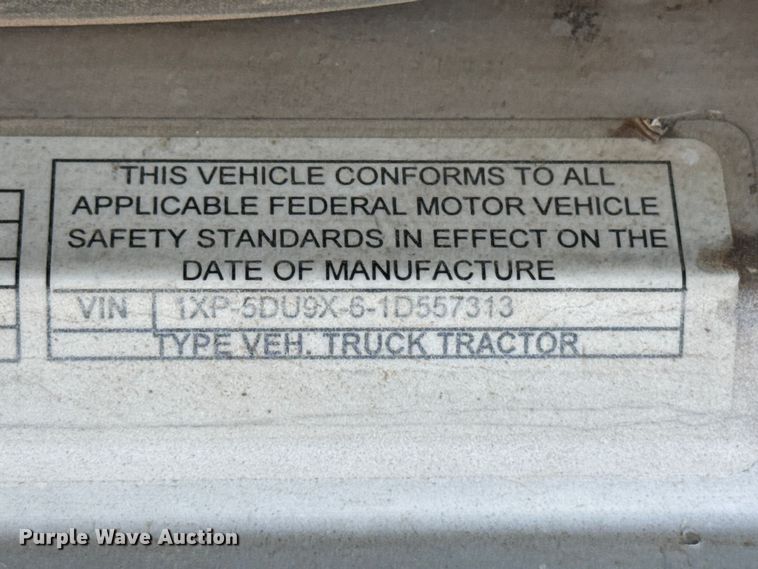 image for item FB6798 2001 Peterbilt 379 applicator truck