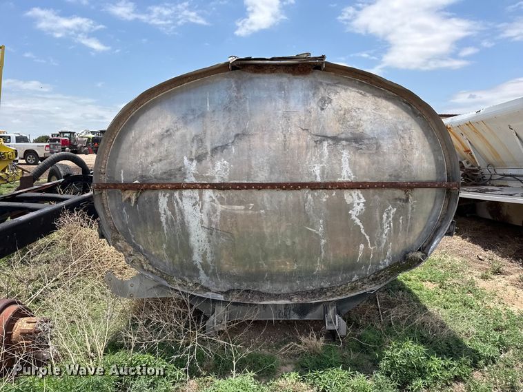 image for item FB6802 Truck mounted tank