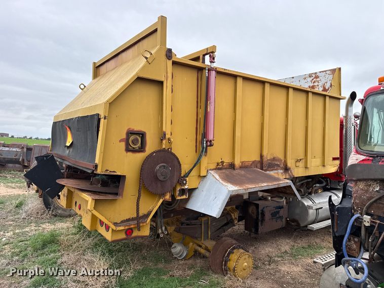 image for item FB6806 1993 Western Star 4900 manure spreader truck