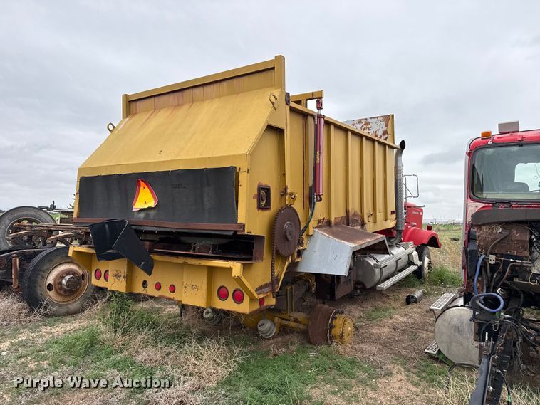 image for item FB6806 1993 Western Star 4900 manure spreader truck