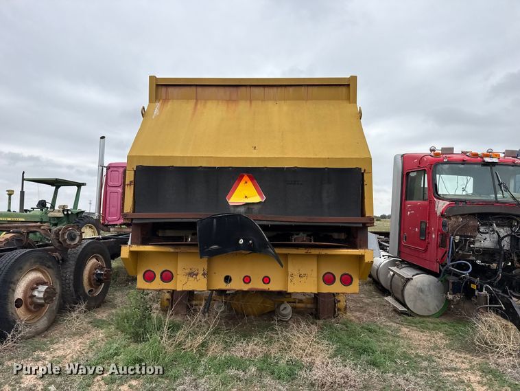image for item FB6806 1993 Western Star 4900 manure spreader truck