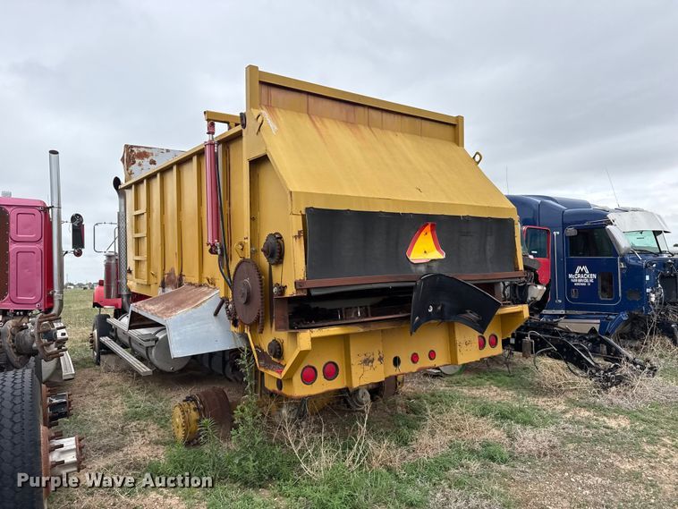 image for item FB6806 1993 Western Star 4900 manure spreader truck