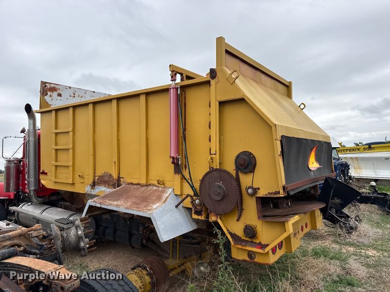 image for item FB6806 1993 Western Star 4900 manure spreader truck