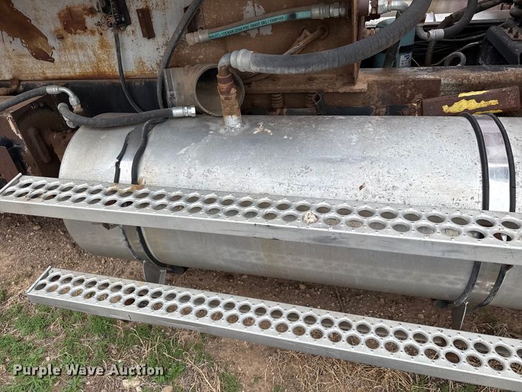 image for item FB6806 1993 Western Star 4900 manure spreader truck