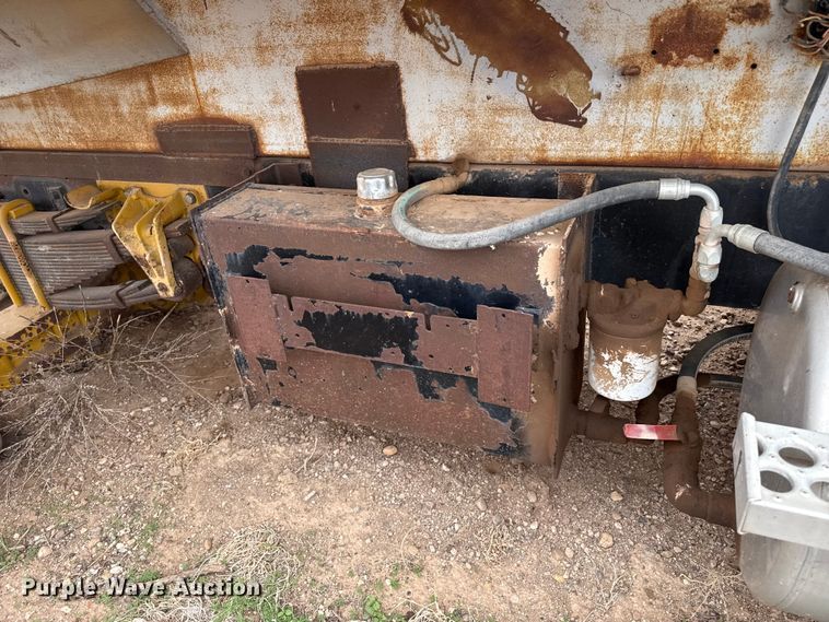 image for item FB6806 1993 Western Star 4900 manure spreader truck