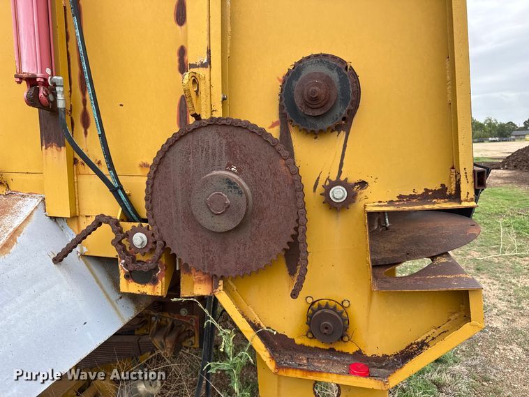 image for item FB6806 1993 Western Star 4900 manure spreader truck