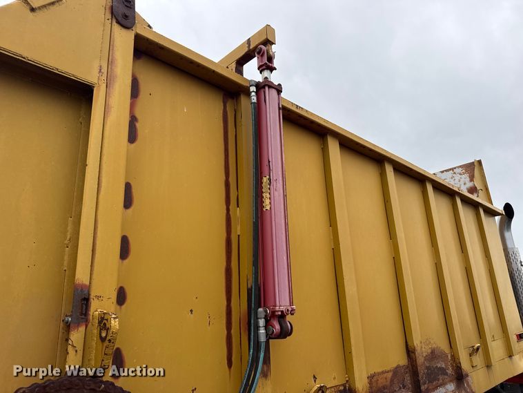 image for item FB6806 1993 Western Star 4900 manure spreader truck