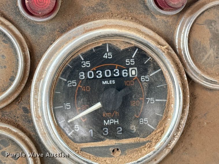 image for item FB6806 1993 Western Star 4900 manure spreader truck