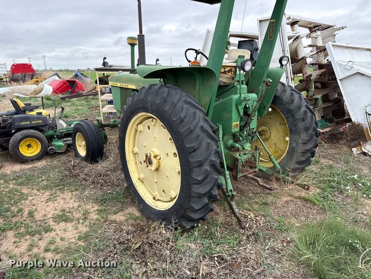 image for item FB6808 John Deere 2010 tractor