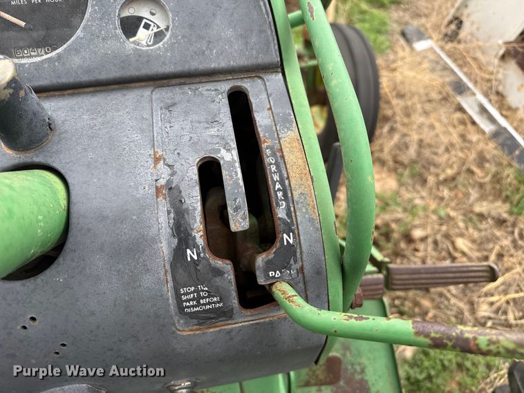 image for item FB6808 John Deere 2010 tractor