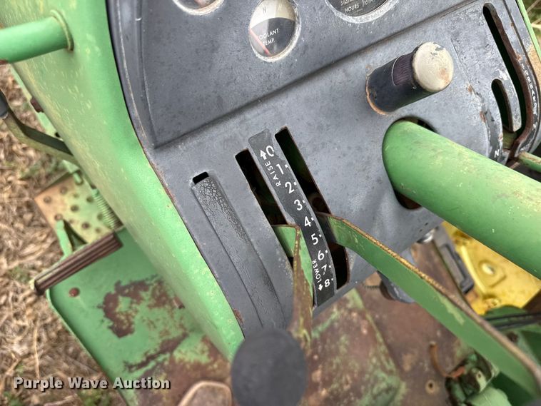image for item FB6808 John Deere 2010 tractor