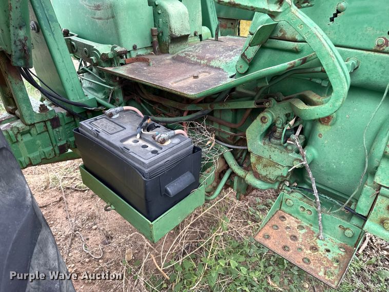image for item FB6808 John Deere 2010 tractor
