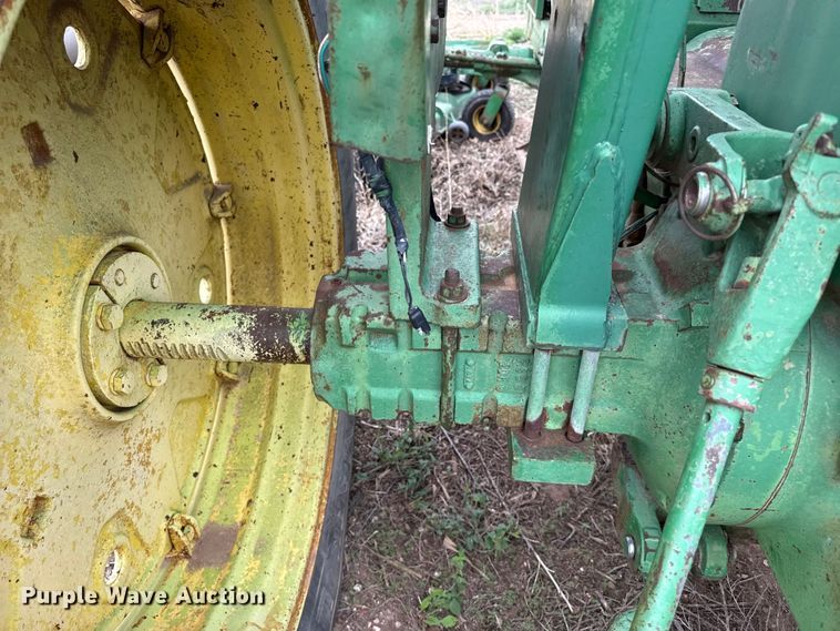 image for item FB6808 John Deere 2010 tractor