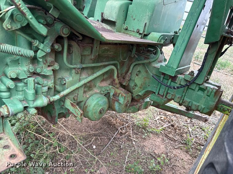 image for item FB6808 John Deere 2010 tractor